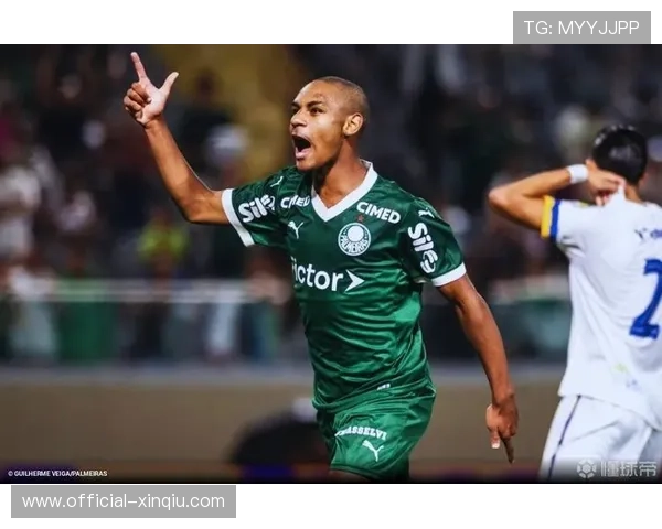 皇马接近签下16岁达姆边锋克利福德·纳纳,曾为巴萨青训一员 皇马接近签下16岁达姆边锋克利福德·纳纳,曾为巴萨青训一员